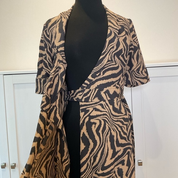 Ganni Animal Print Wrap Dress Belted Short Sleeve Black and Tan  Size 36 US 4 - Picture 10 of 16